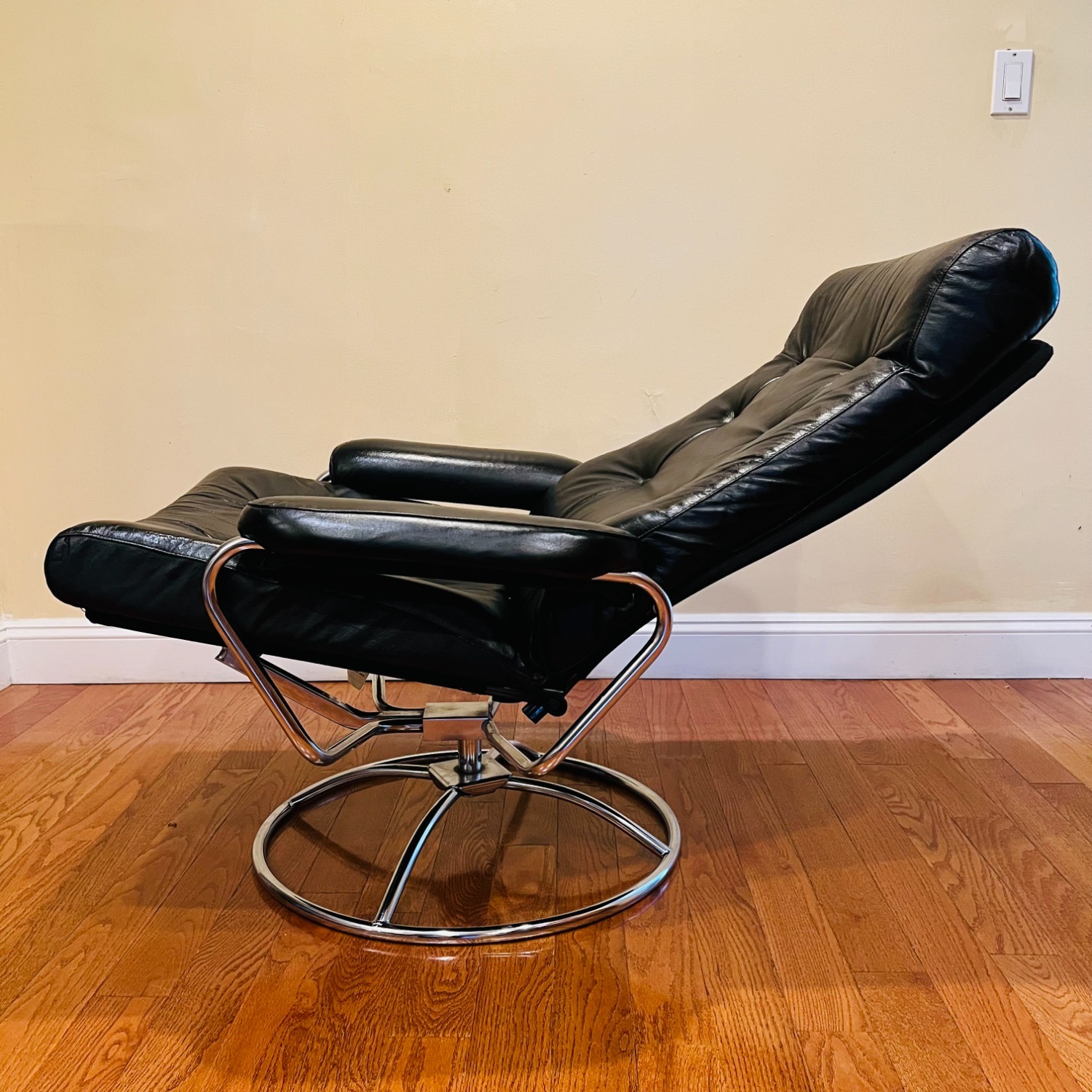 Vintage Plycraft Lounge Chair & Ottoman - image-21