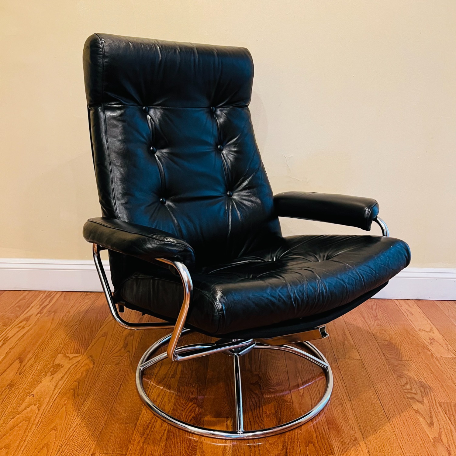 Vintage Plycraft Lounge Chair & Ottoman - image-10