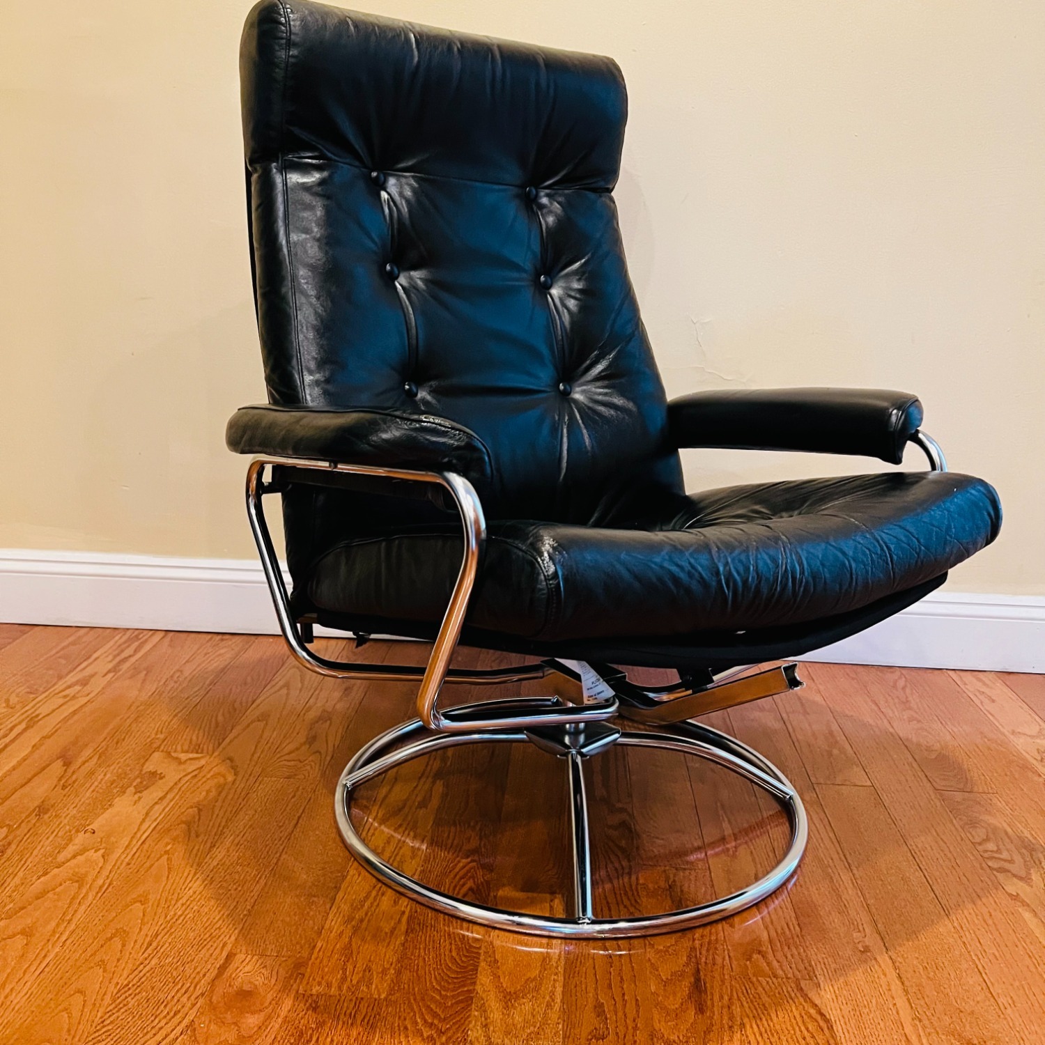 Vintage Plycraft Lounge Chair & Ottoman - image-9