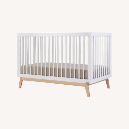Used Dadada Soho Baby Crib 3 in 1 Convertible for sale on AptDeco