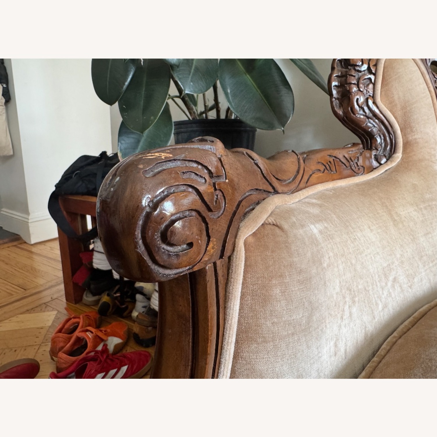 Vintage/Antique Light Brown 3+ Seater Sofa - image-3