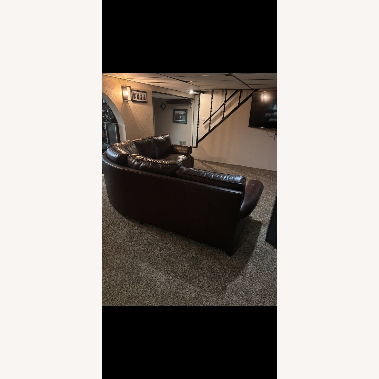 Walter E Smith 3 piece Sectional Leather Sofa - image-5