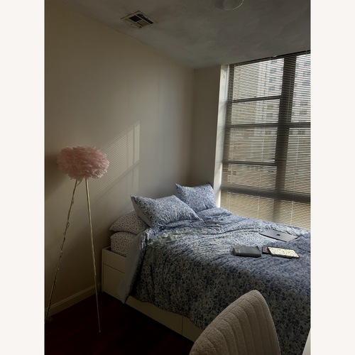 Used Queen Bed for sale on AptDeco