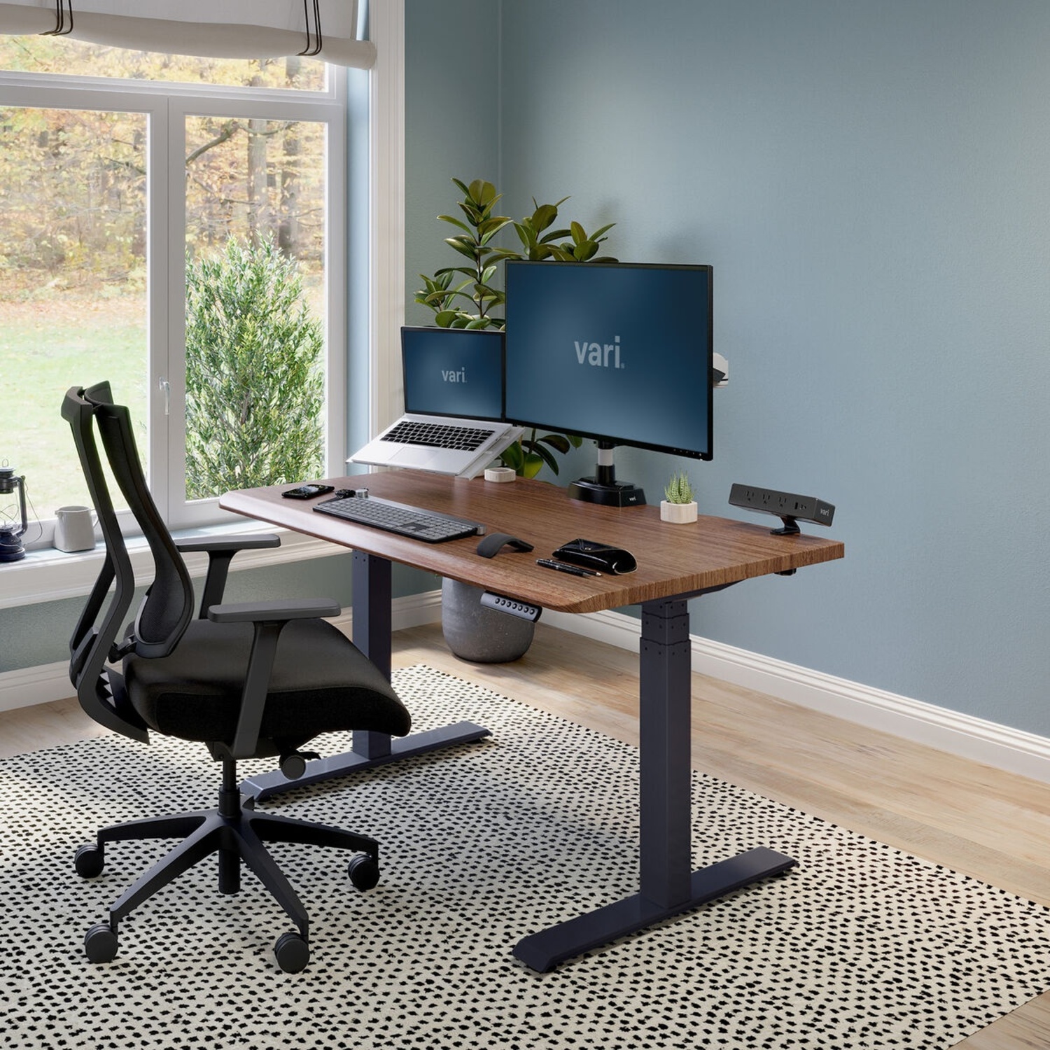 Vari Electric Standing Desk - image-6