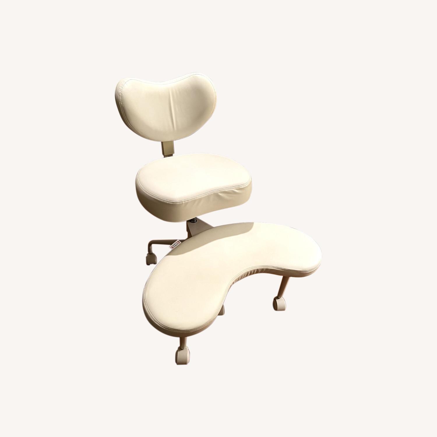 Pipersong Pro White Faux Leather Office Chair - image-0