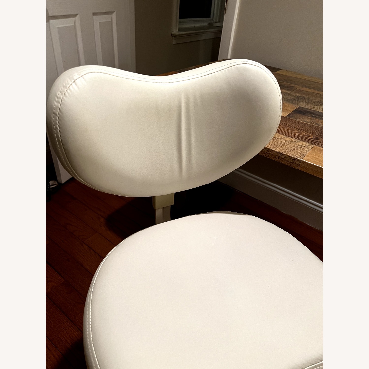 Pipersong Pro White Faux Leather Office Chair - image-4