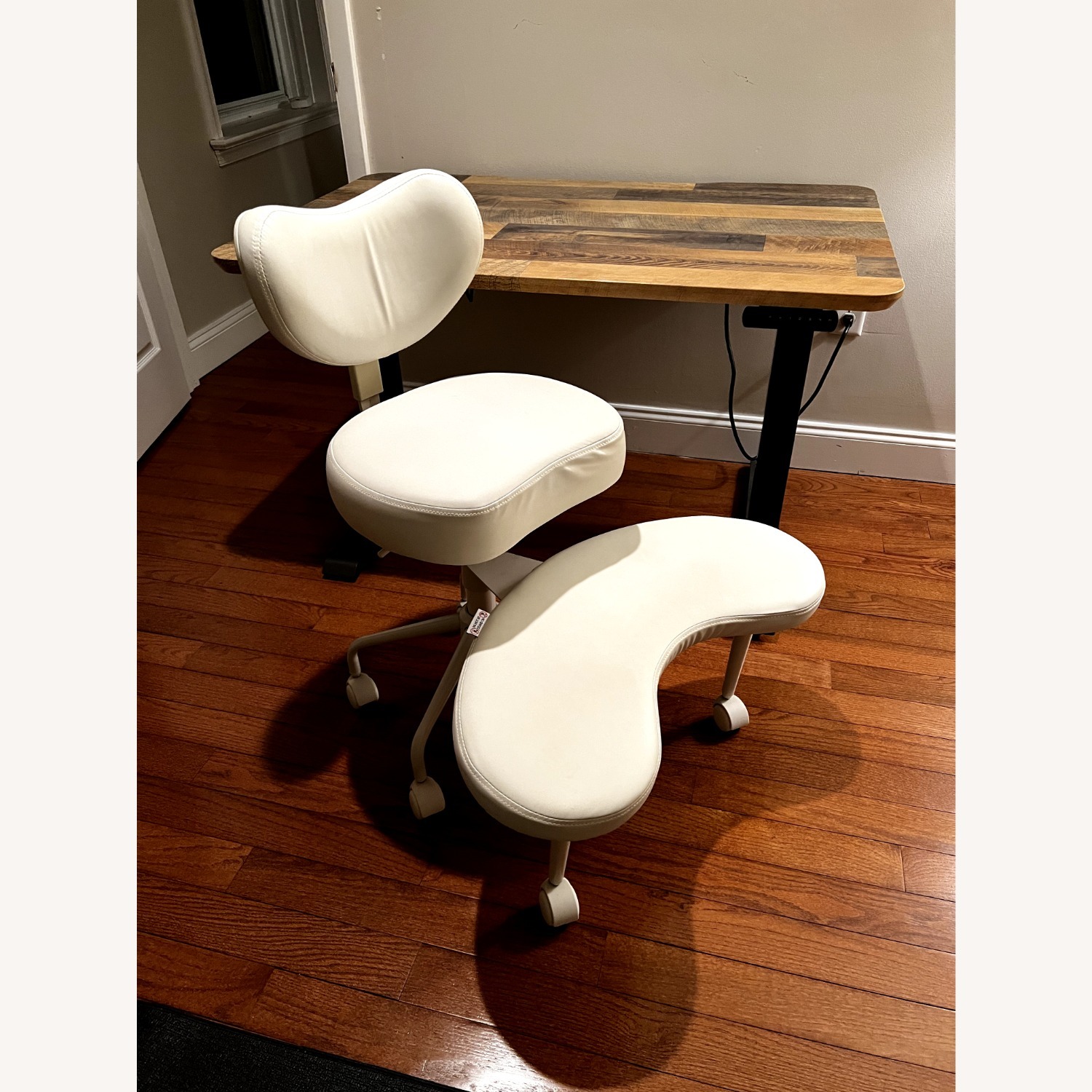 Pipersong Pro White Faux Leather Office Chair - image-3