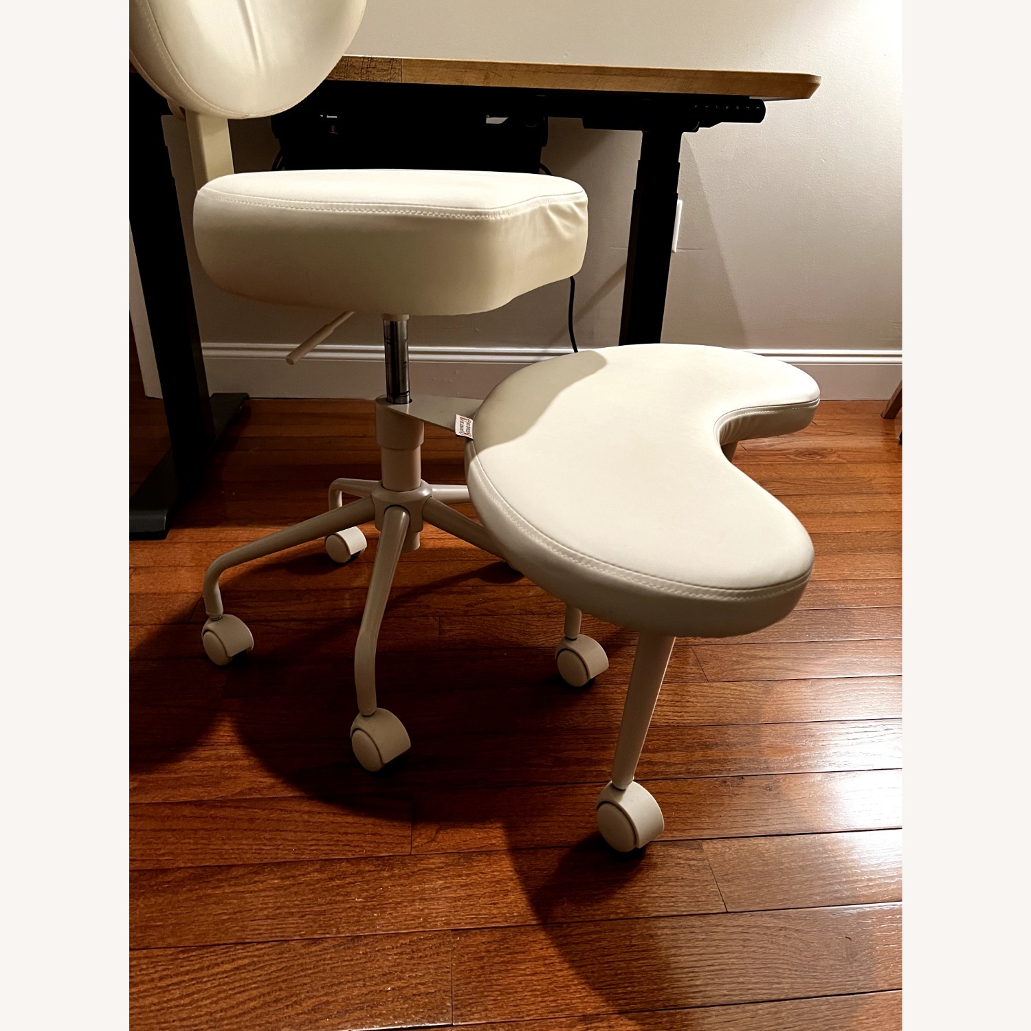 Pipersong Pro White Faux Leather Office Chair - image-2