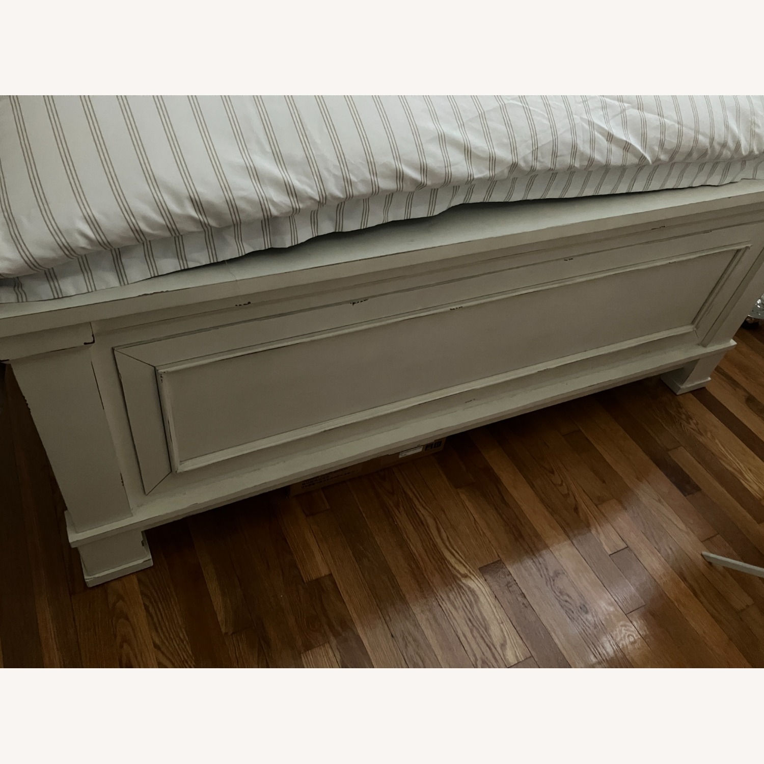 Ashley Furniture White Wood Queen Bed - image-2