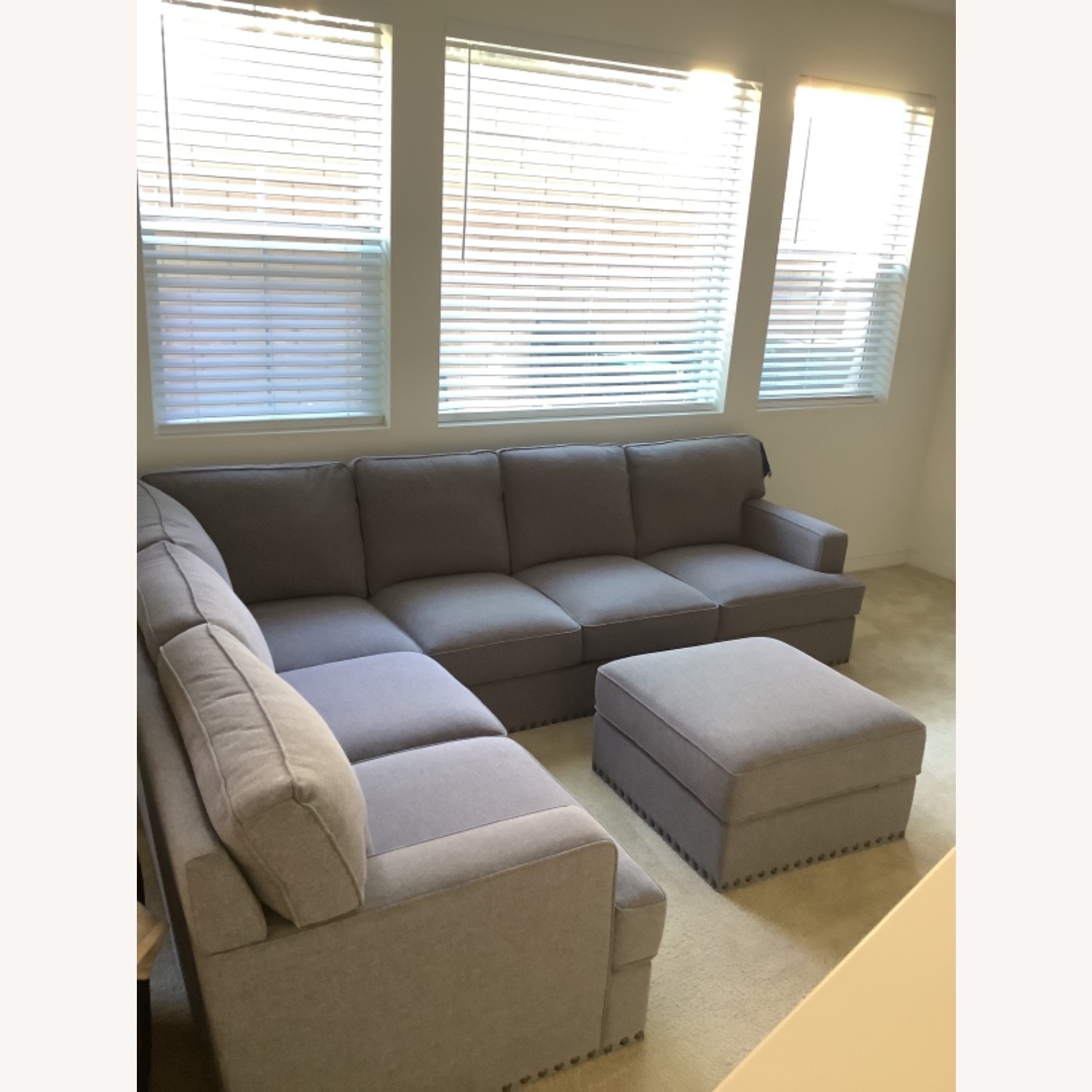 Thomasvills Sofa - image-5