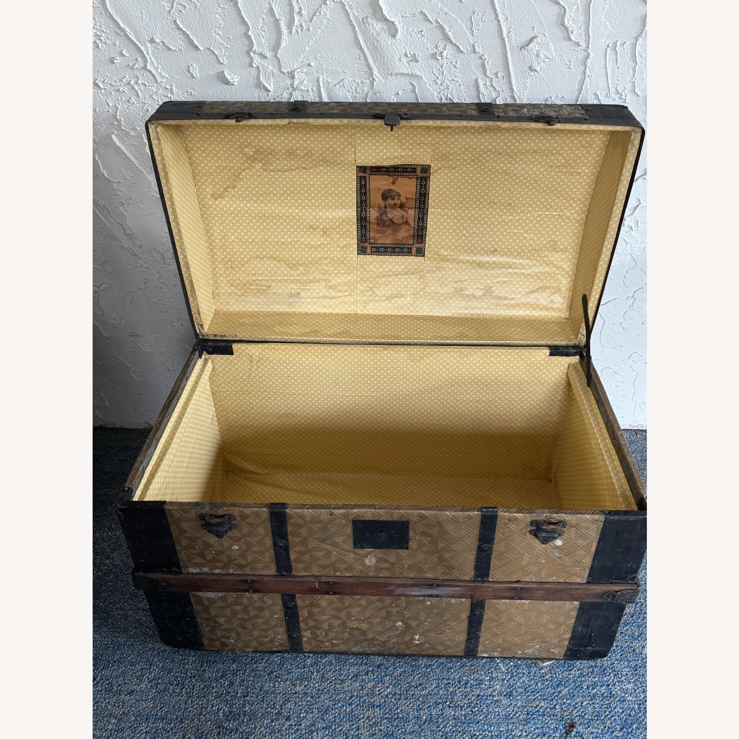 Vintage/Antique Chest - image-2