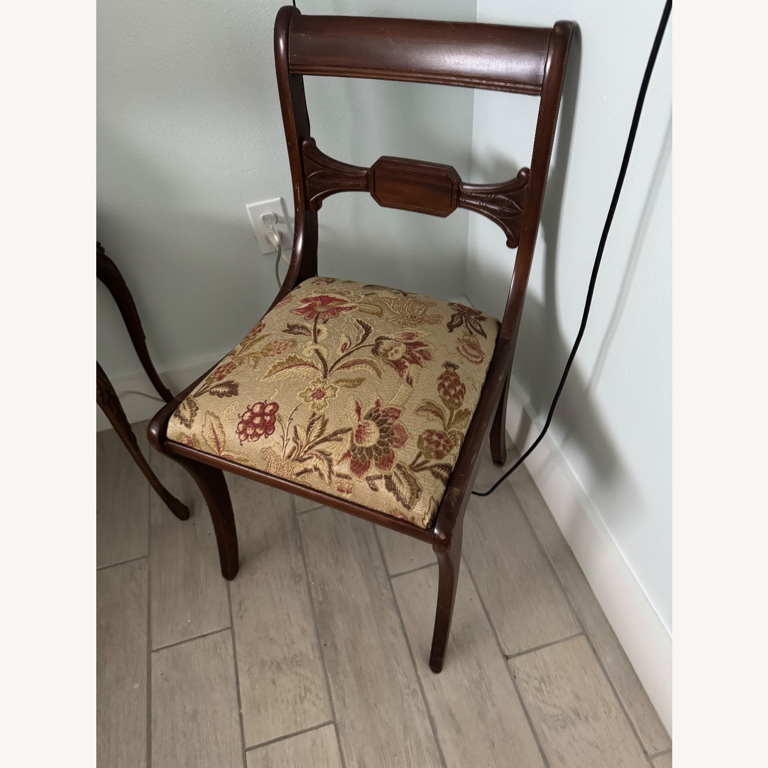 Vintage/Antique Dining Sets - image-4