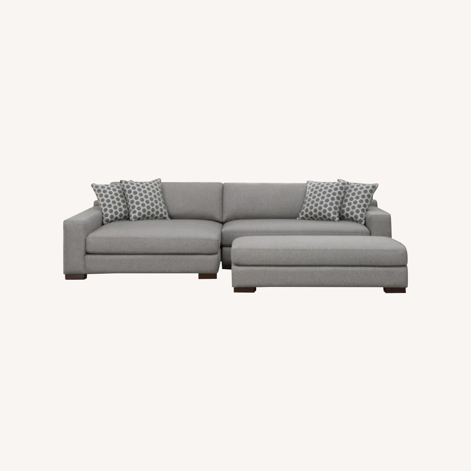 Synergy Home Furnishings 3+ Piece Sectional - image-0