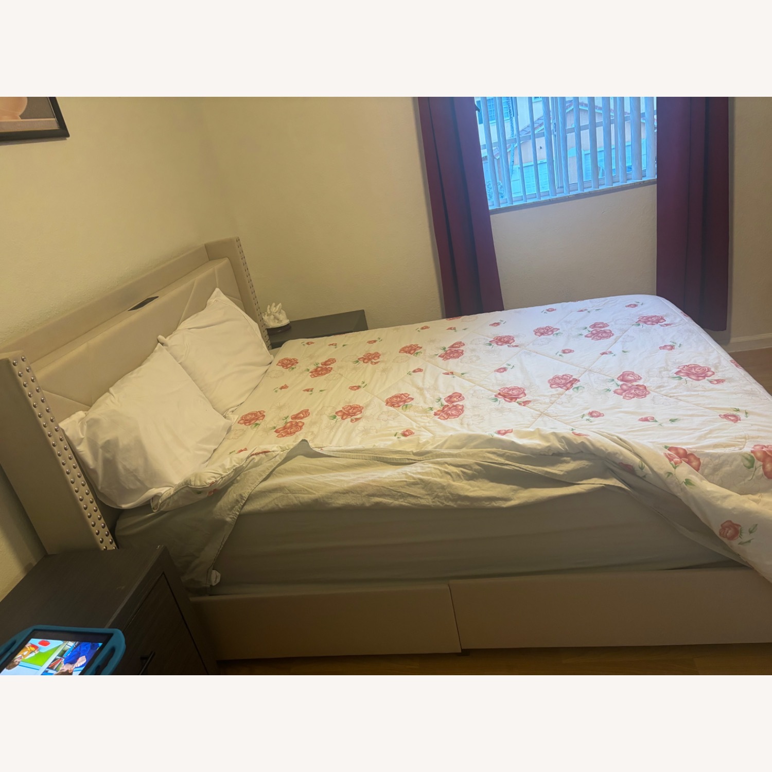 Feonase Queen Bed Frame with 4 Storage Drawers - image-4