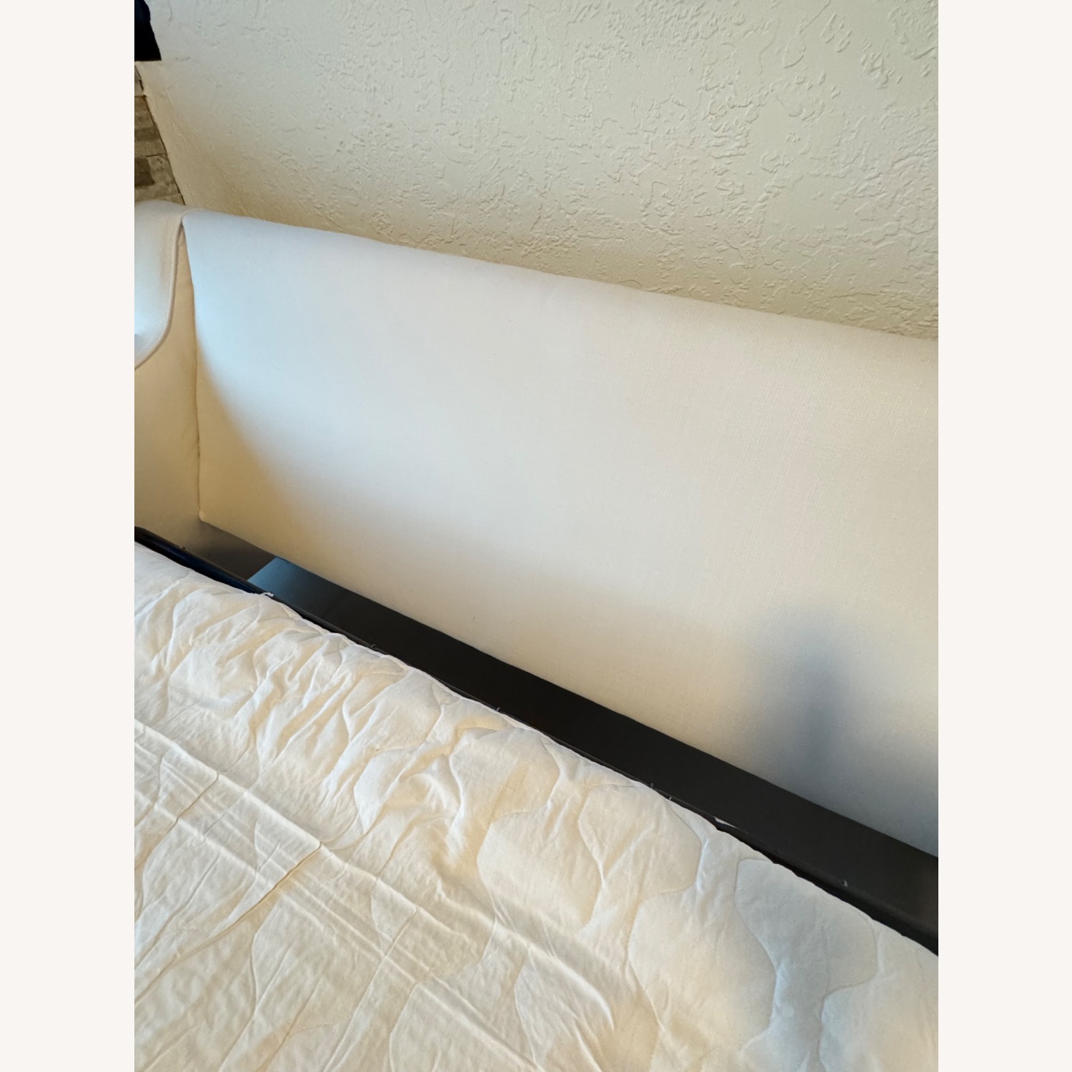 City Furniture White Fabric Loveseat - image-9