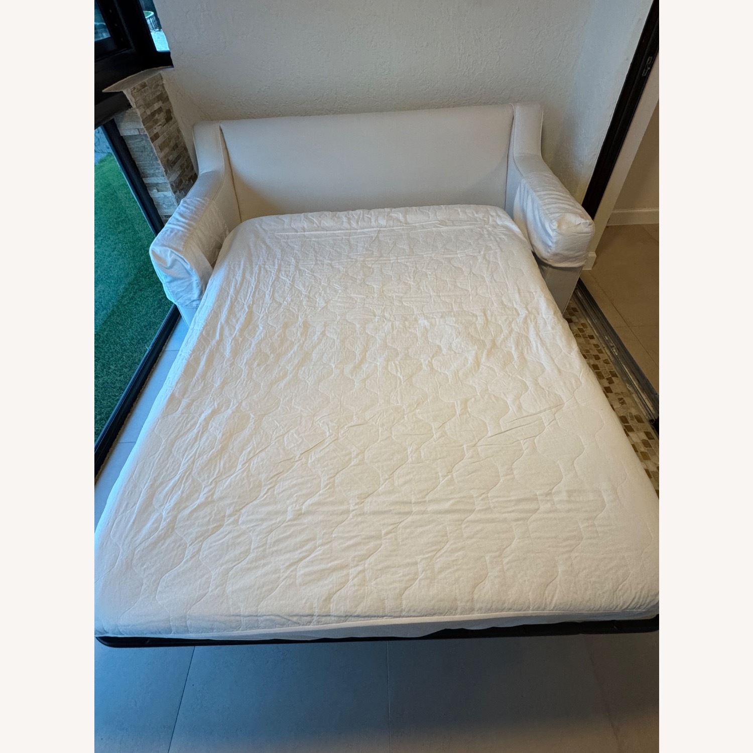 City Furniture White Fabric Loveseat - image-10