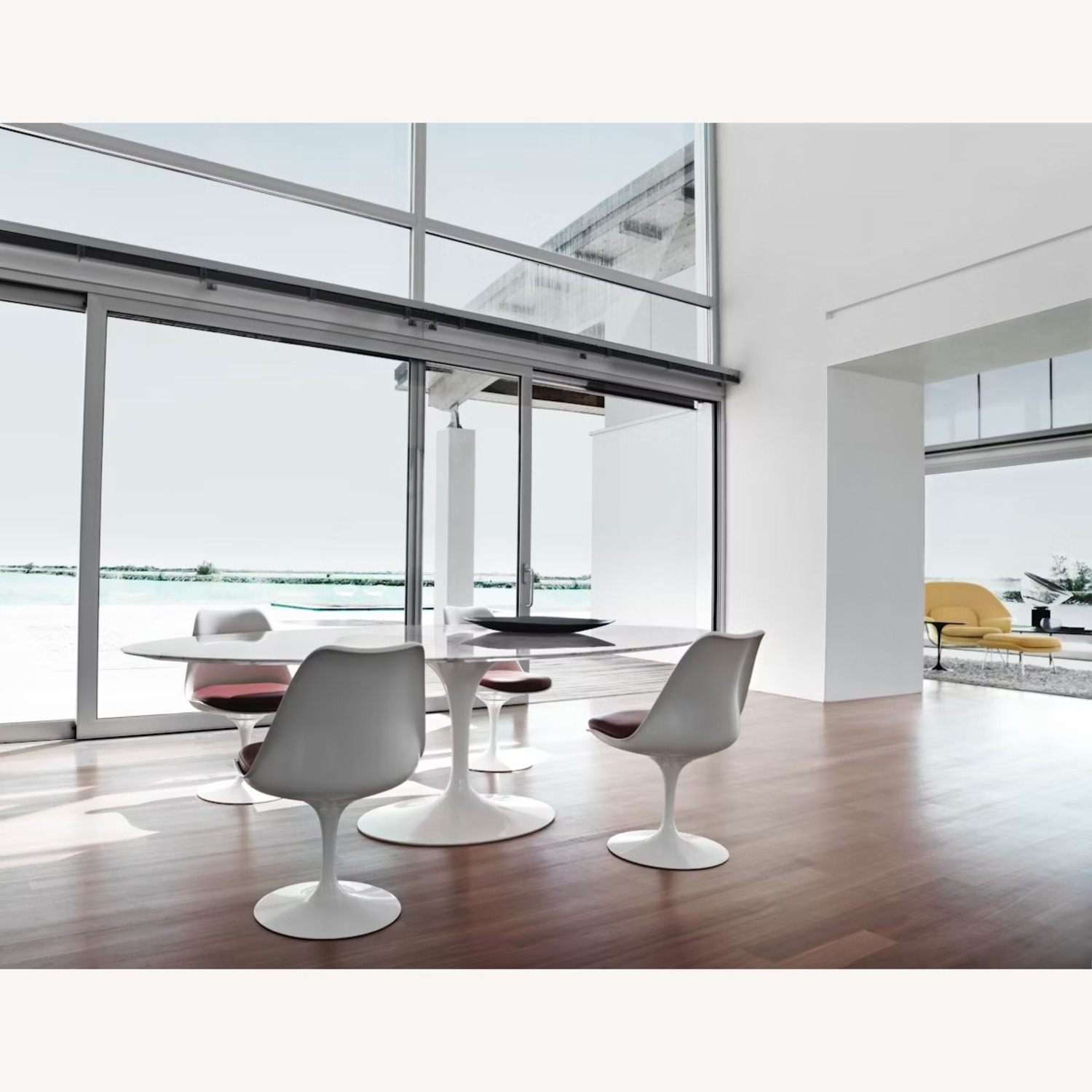 Eero Saarinen Knoll White Marble Dining Table - image-3