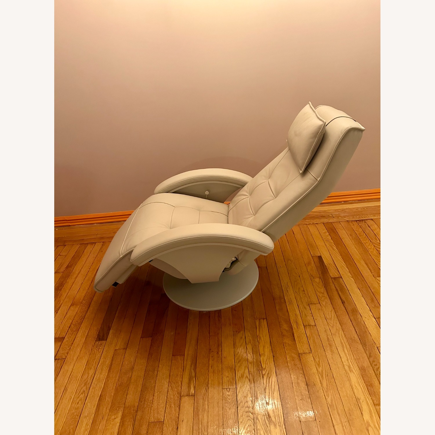 Roche Bobois Mistral Light Gray Leather Recliner - image-4