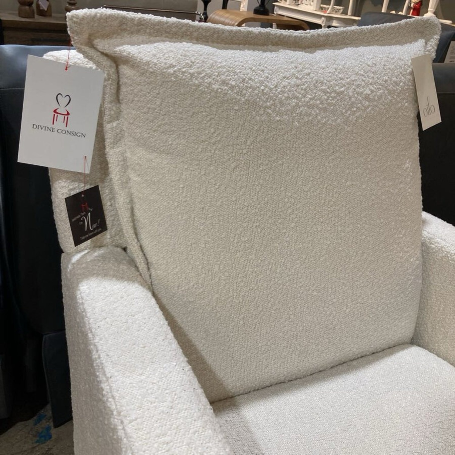 Oilo Swivel Nursery Recliner Cloud White - image-4