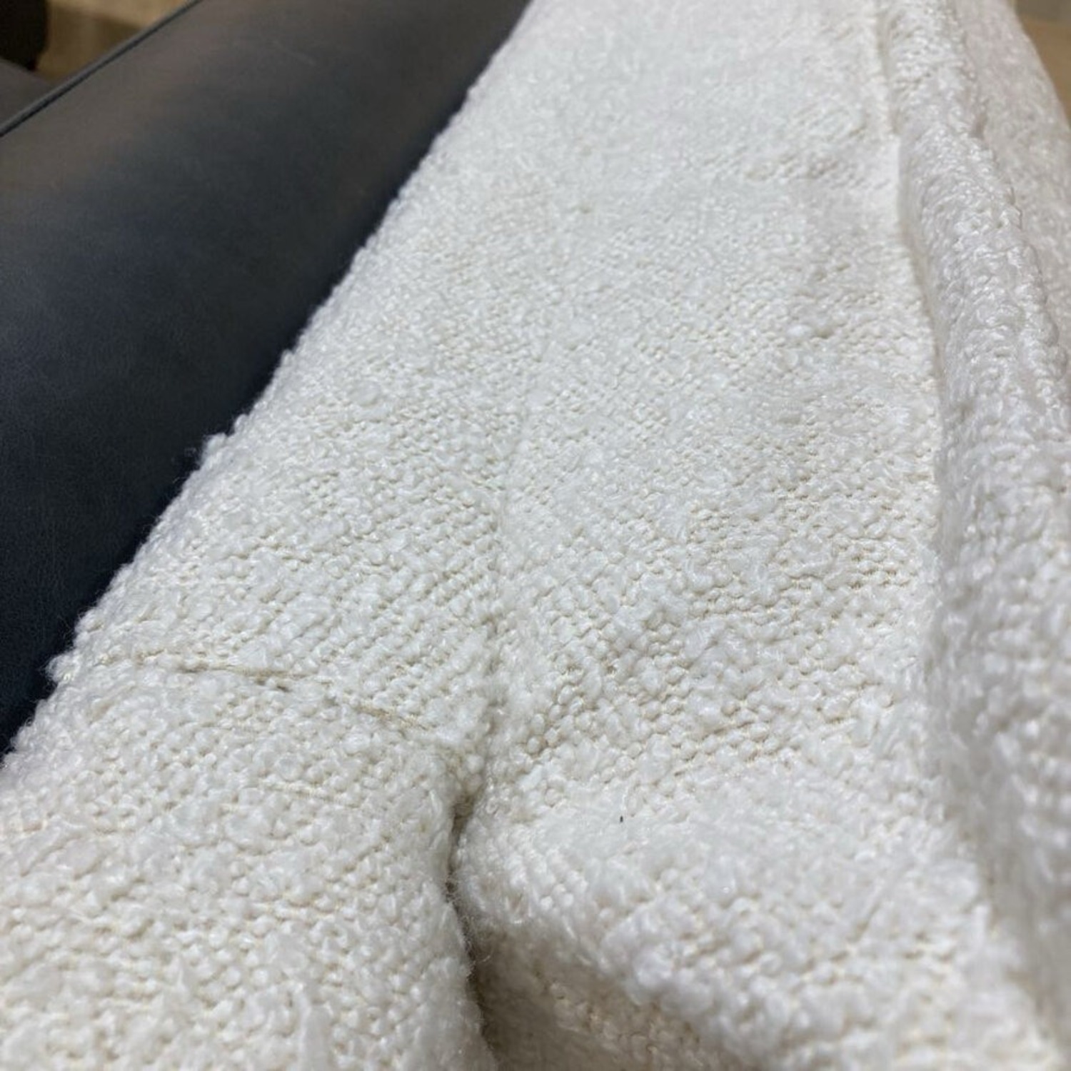 Oilo Swivel Nursery Recliner Cloud White - image-11