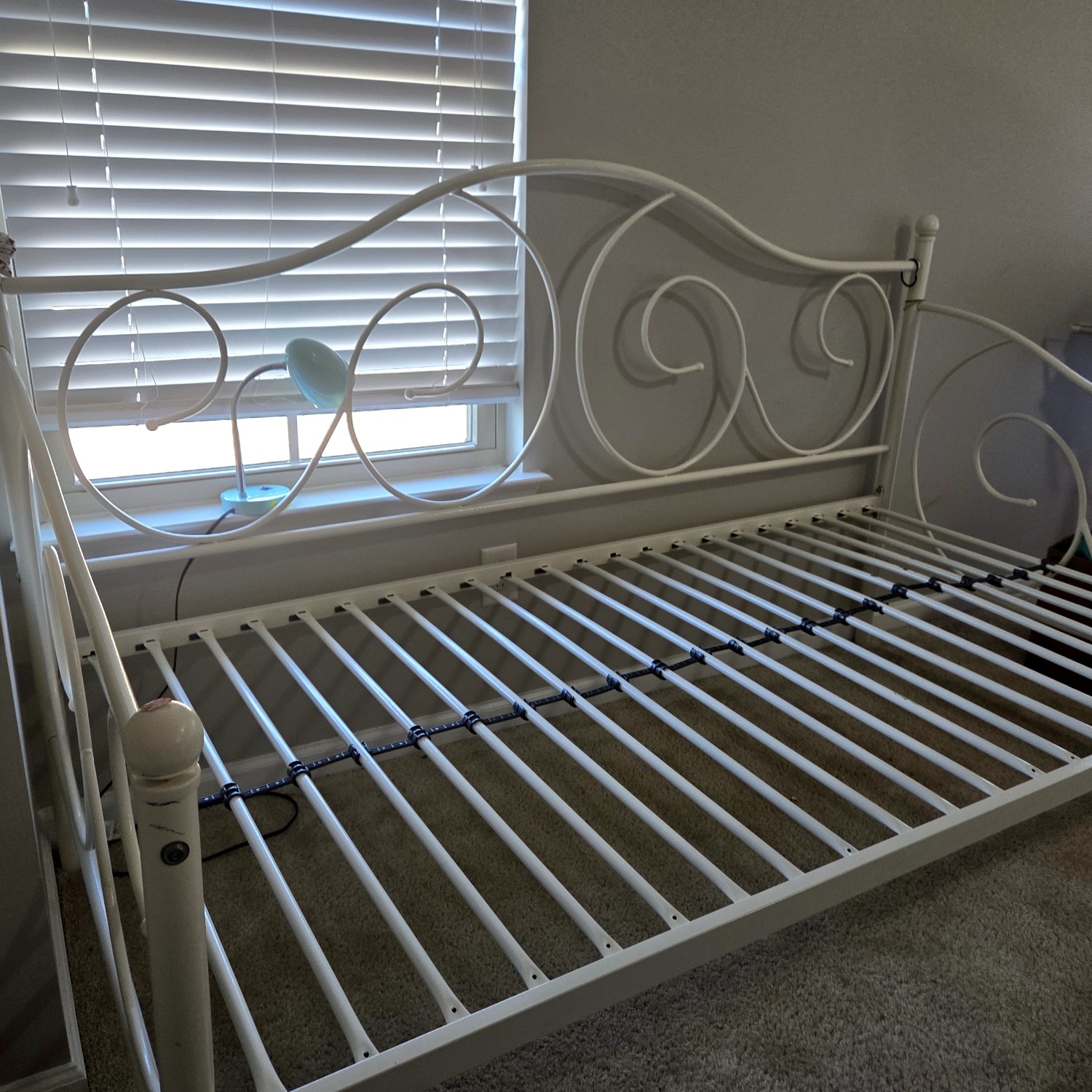 White Metal Daybed - image-3