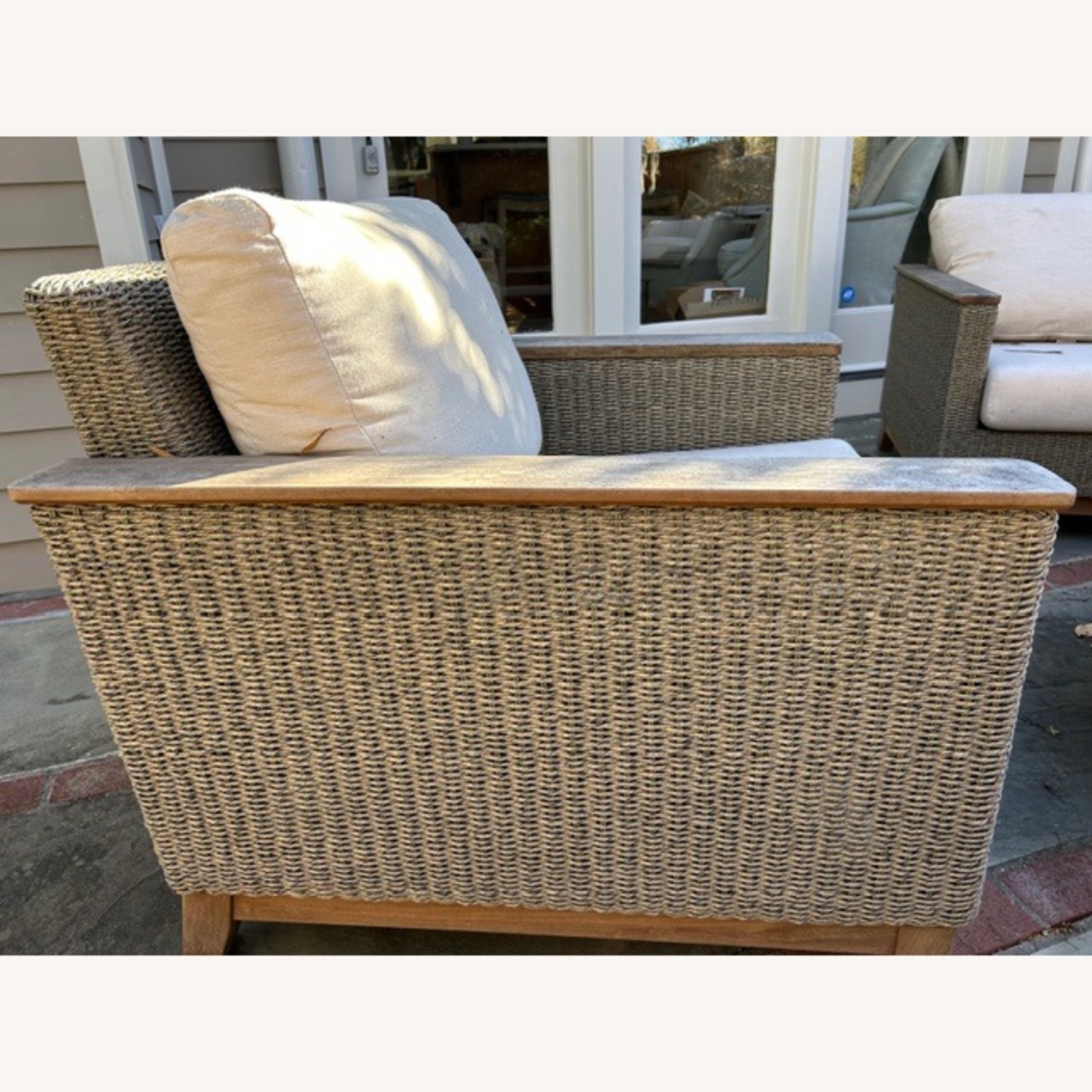 Luxury Outdoor Lounge Chairs and Coffee Table - image-4