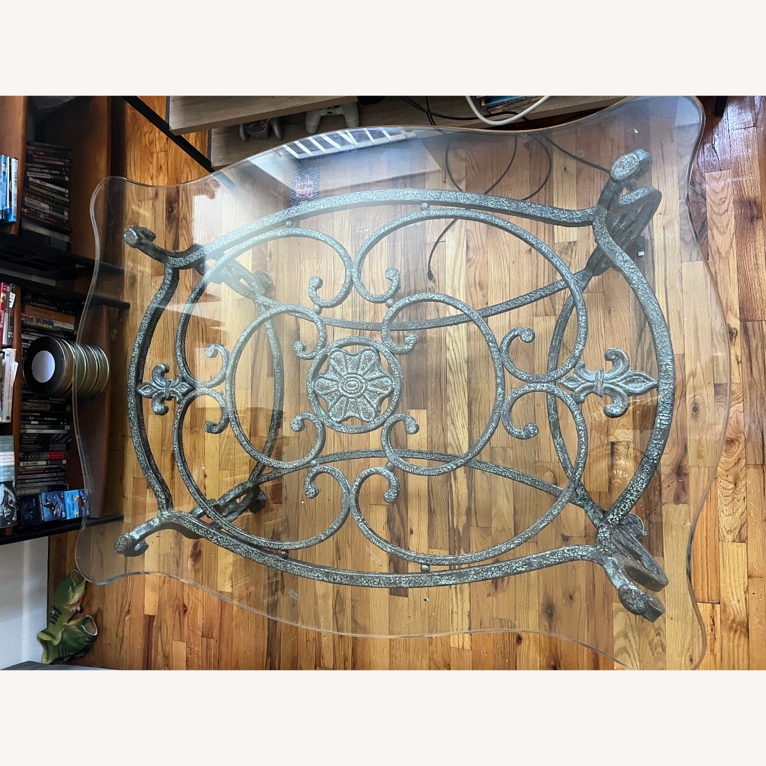 Vintage/Antique Finds Transparent Coffee Table - image-4