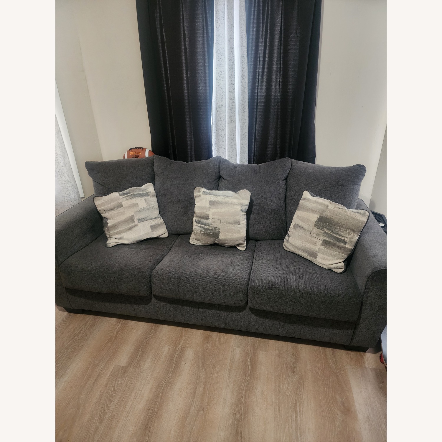 Ashley Furniture Stairatt 3+ Seater Sofa - image-1