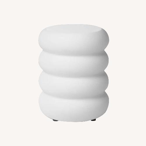 Used White Patio Furniture for sale on AptDeco