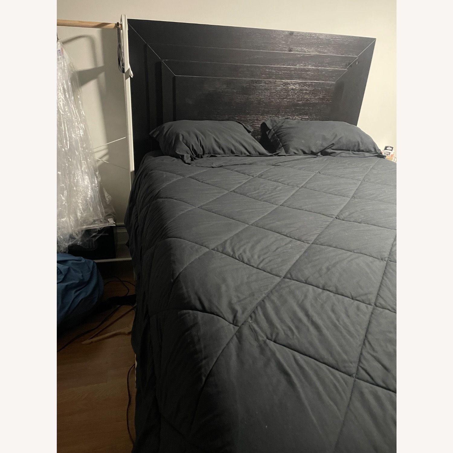 Cosmopolitan Queen Black Storage Bed - image-2