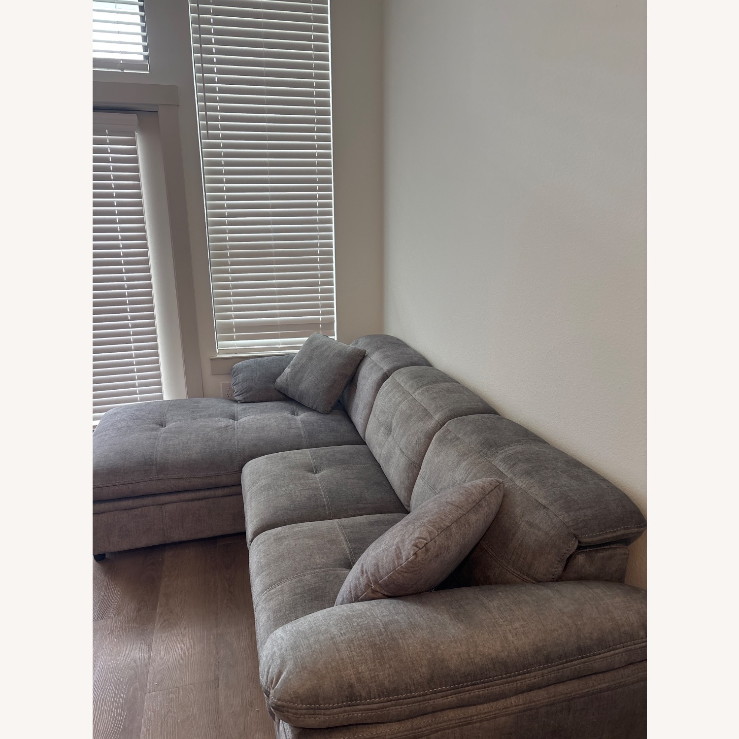 Rooms To Go Cashton Heights Sleeper Sectional - image-3