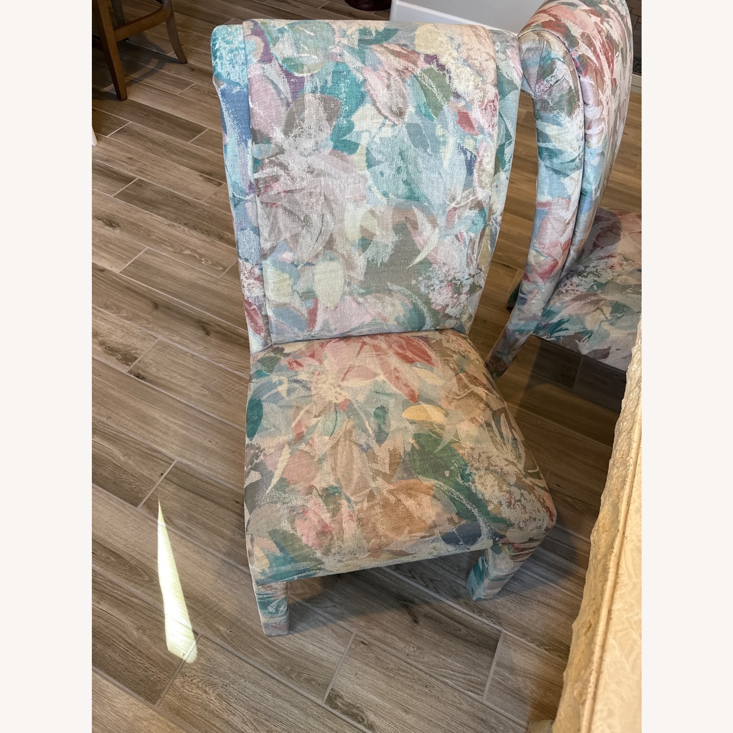 Dining Room Table and Chairs - image-4