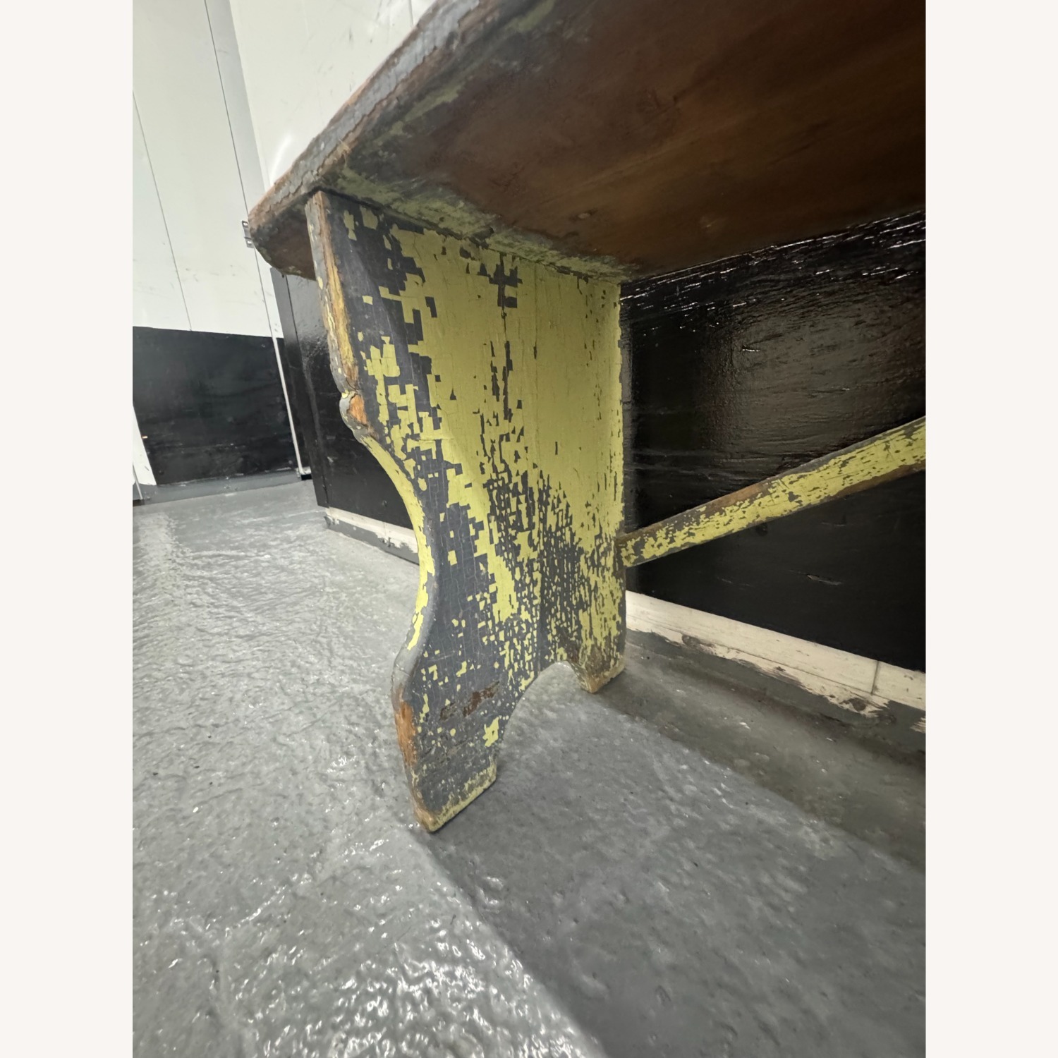 Early American Painted Bench - image-4