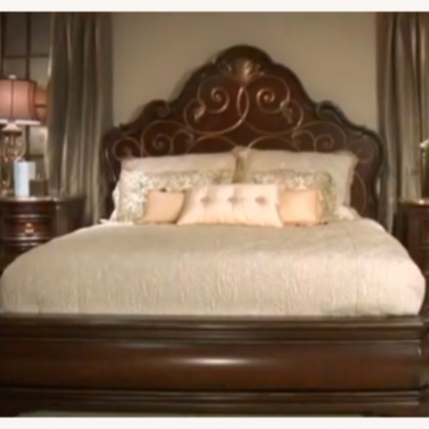 Trump Home Mar-a-Lago by Lexington Queen Bed - image-2