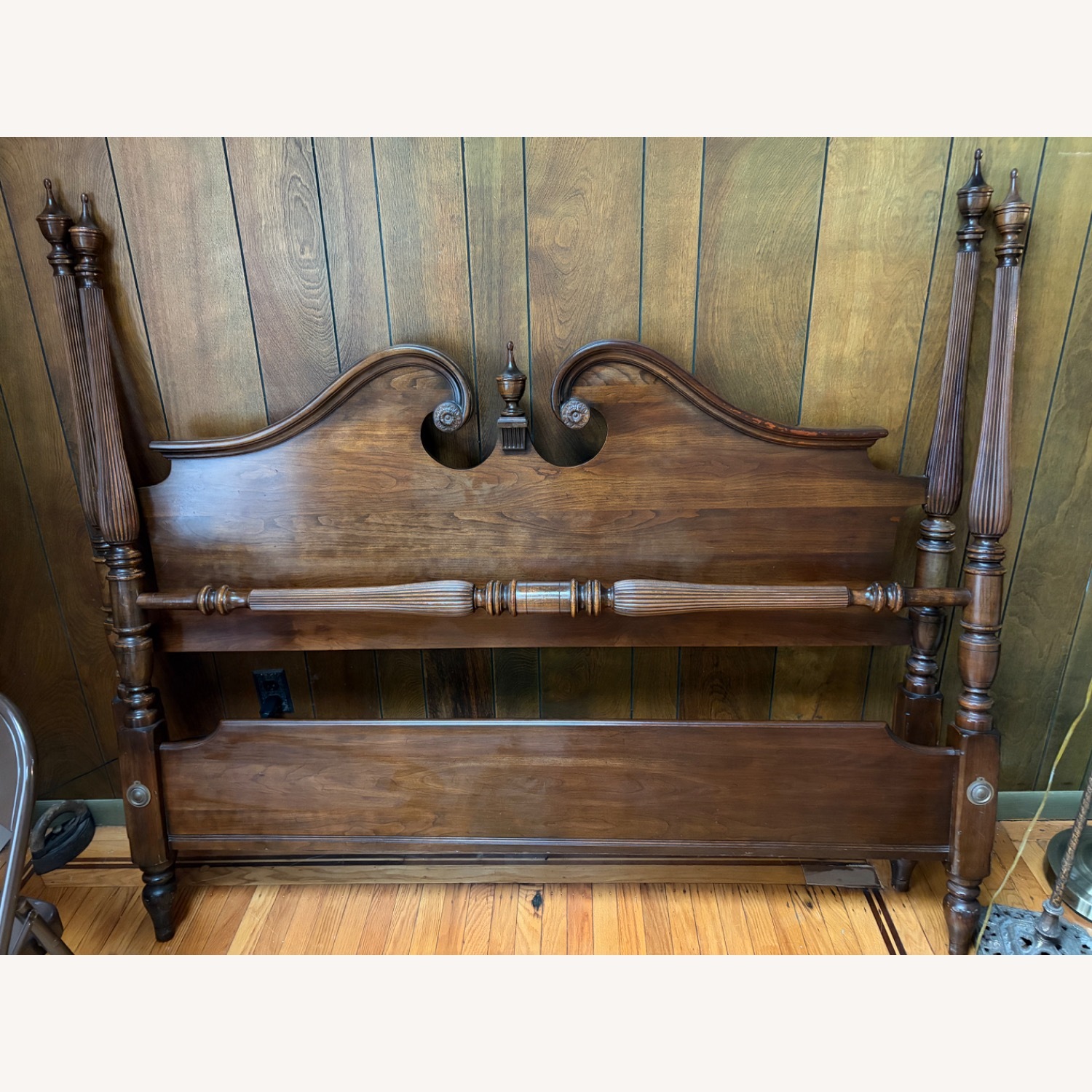 Vintage Ethan Allen Georgian Court Queen - image-3