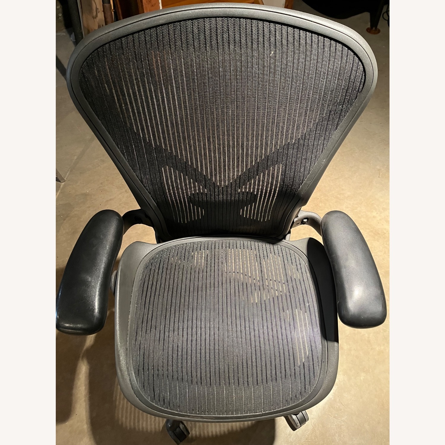 Herman Miller Aeron Chair - image-5