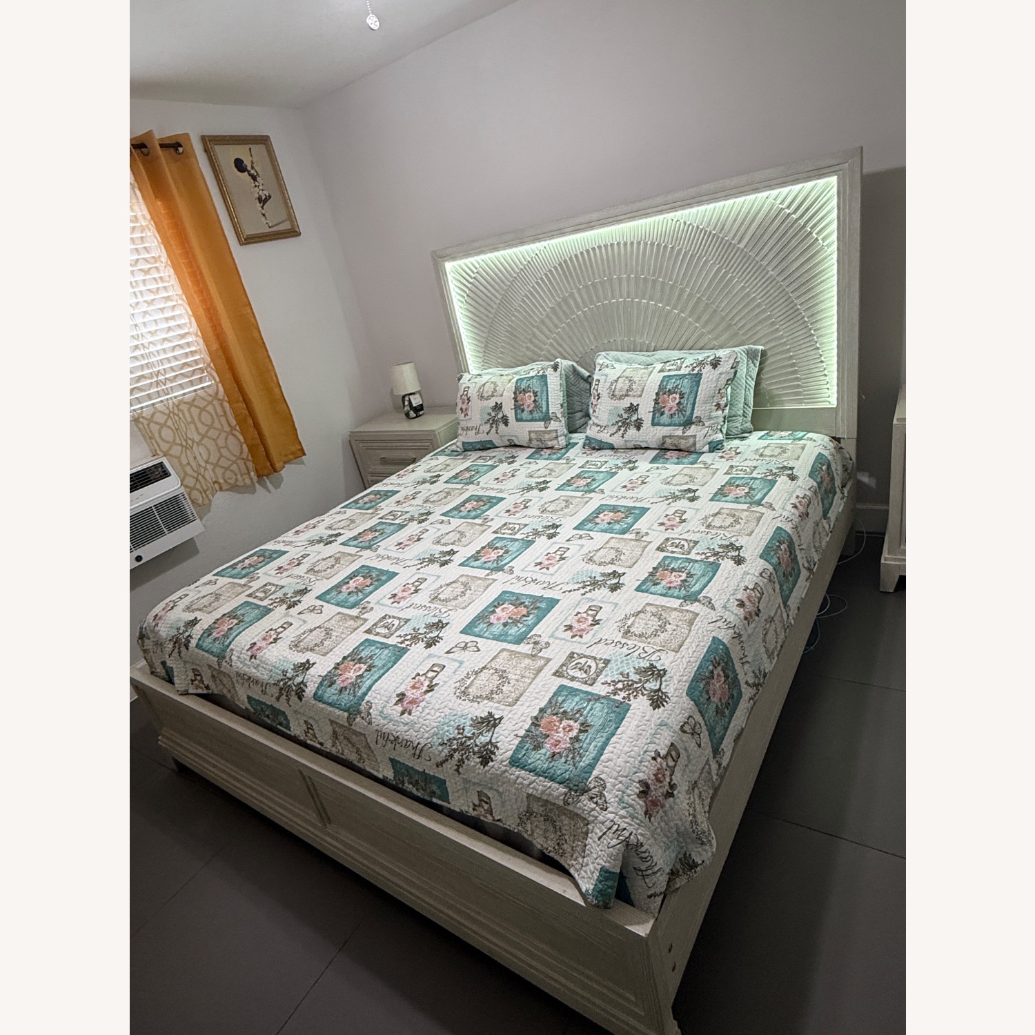 Light Gray King Bed - image-4