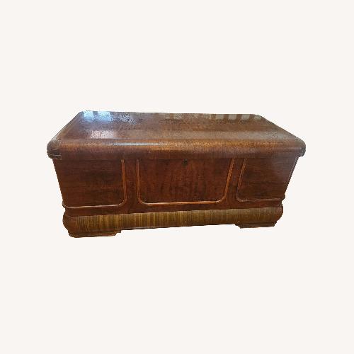 Used Caswell-Runyan Cedar Hope Chest 1930-1940 for sale on AptDeco