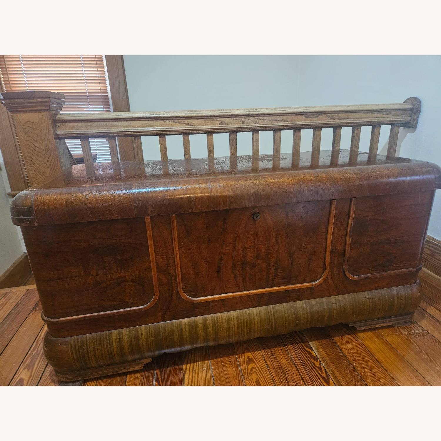 Caswell-Runyan Cedar Hope Chest 1930-1940 - image-4