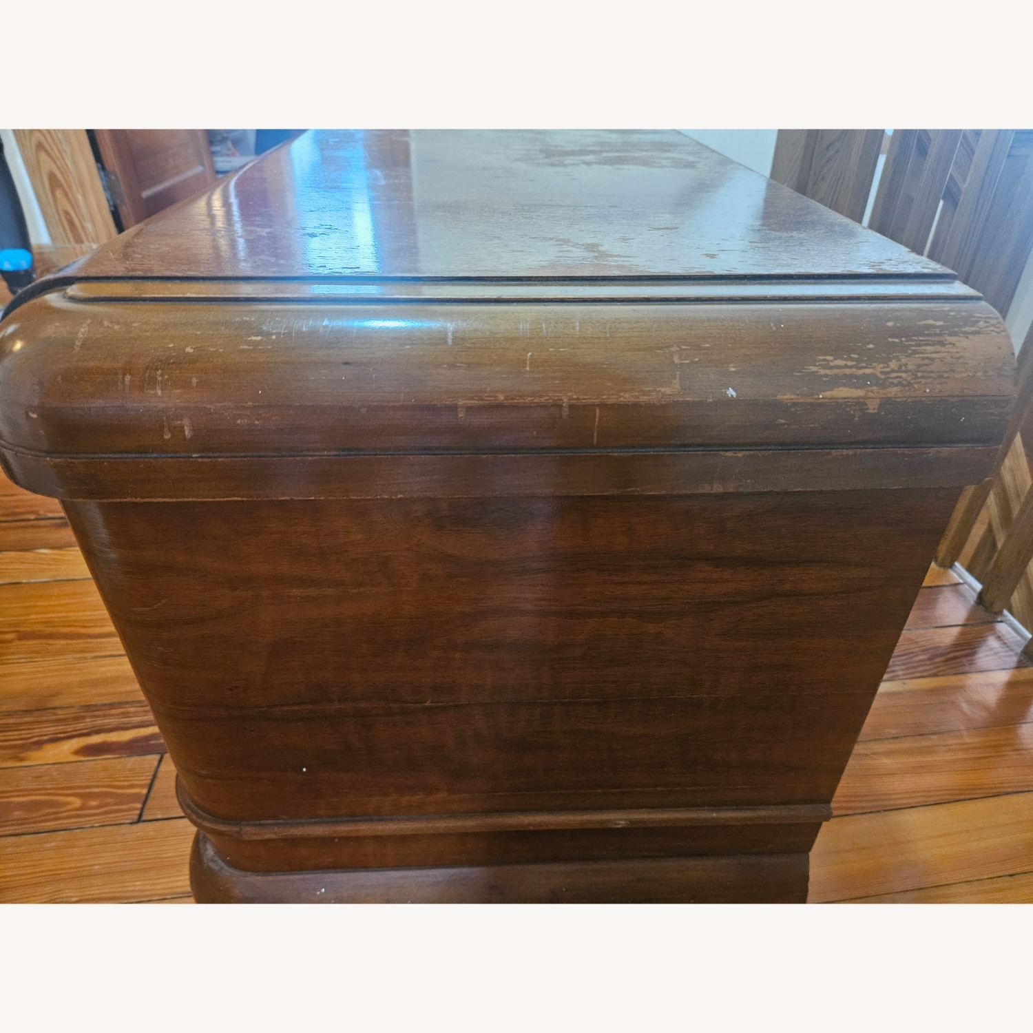 Caswell-Runyan Cedar Hope Chest 1930-1940 - image-16