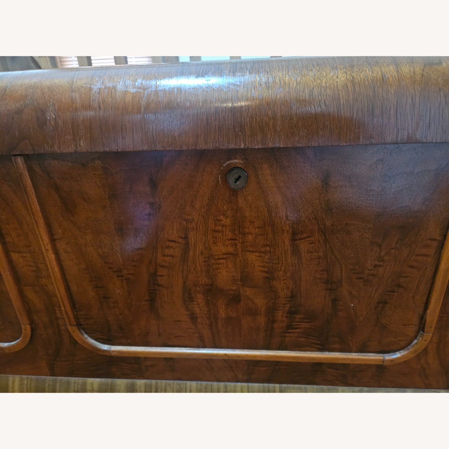 Caswell-Runyan Cedar Hope Chest 1930-1940 - image-5