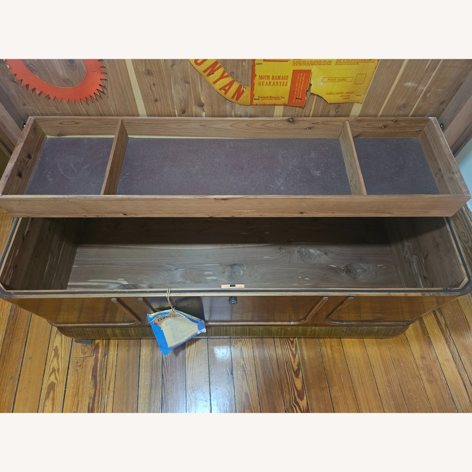 Caswell-Runyan Cedar Hope Chest 1930-1940 - image-10