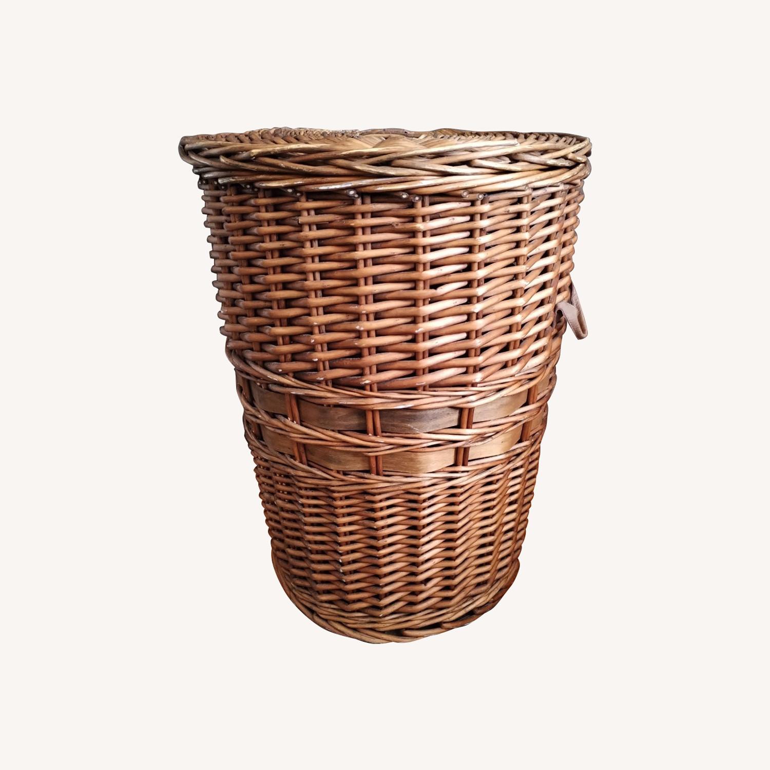 Vintage/Antique Finds Light Brown Basket - image-0