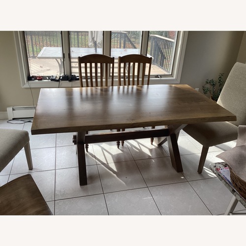 Used Bassett Benchmade Wood Dining Sets for sale on AptDeco
