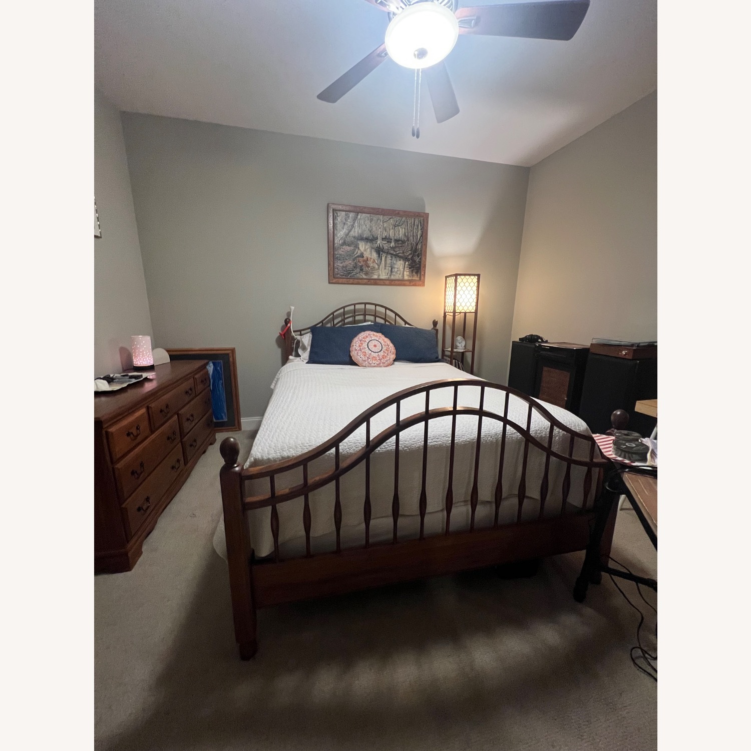 Oak Queen Bed - image-1