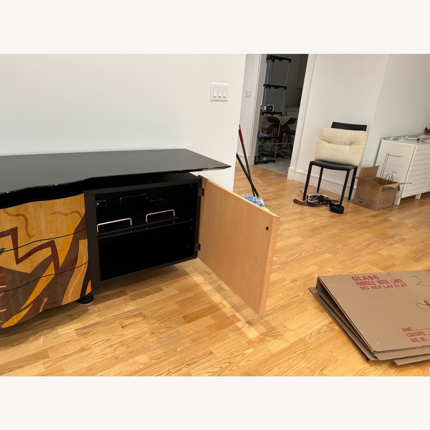 Vintage/Antique Sideboard - image-12