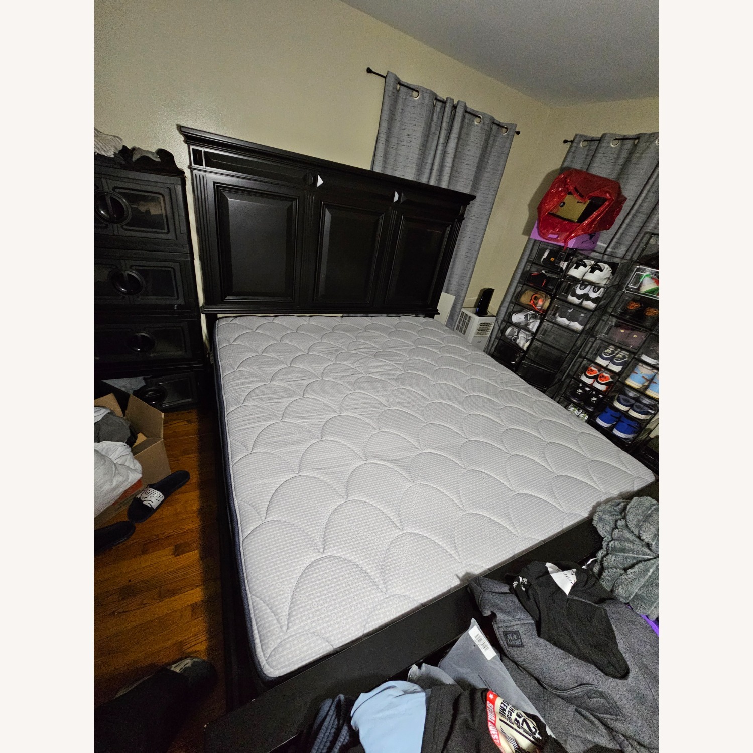 Bob's Discount Furniture Dark Brown Wood King Bed - image-2