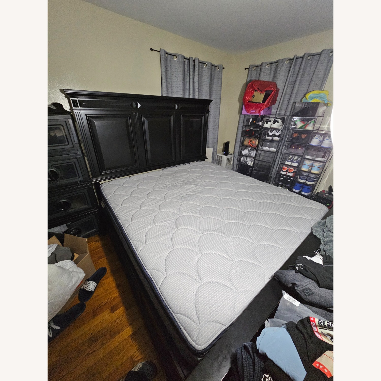 Bob's Discount Furniture Dark Brown Wood King Bed - image-3