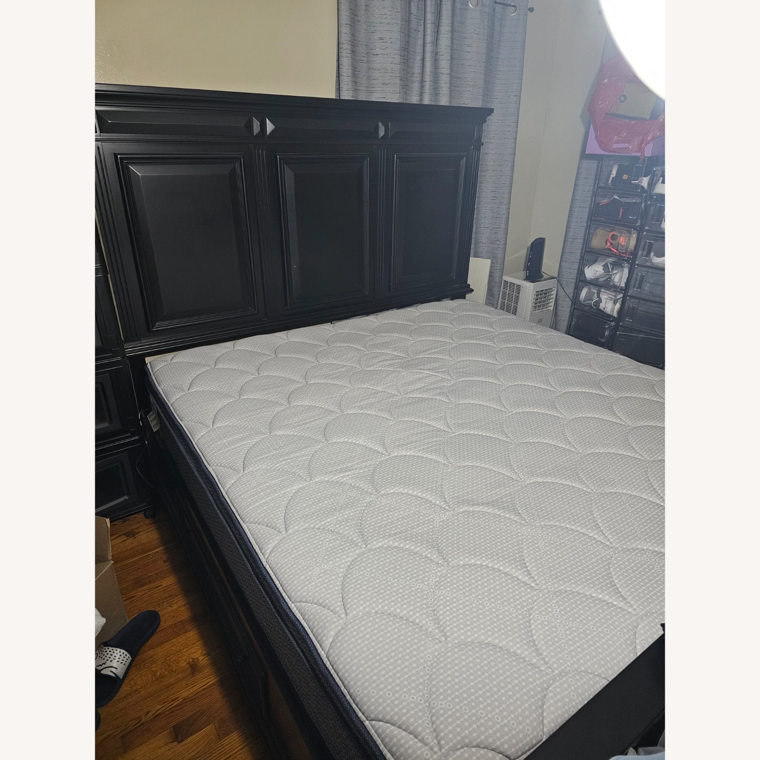 Bob's Discount Furniture Dark Brown Wood King Bed - image-1