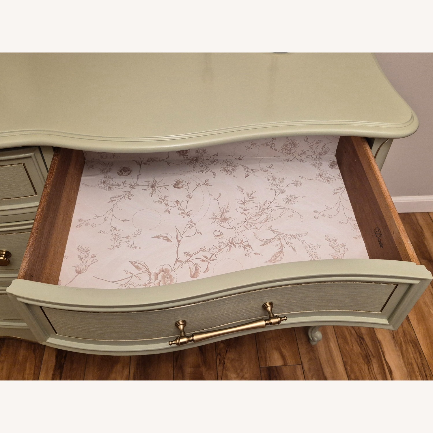 Vintage Dixie 9-Drawer Dresser in Sage Green - image-8